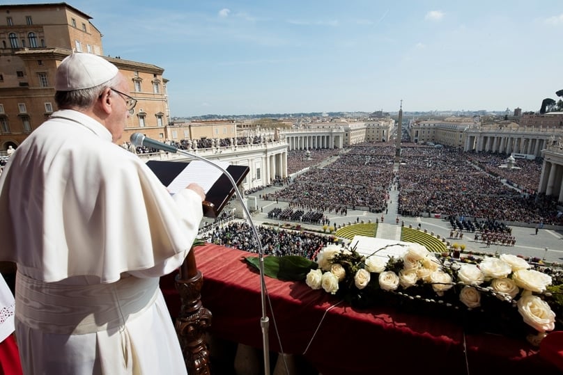 Pope Francis delivers his Easter message "urbi et orbi" (to the city and the world) from the central balcony of St Peter's Basilica at the Vatican on 27 March. Photo: CNS/L'Osservatore Romano