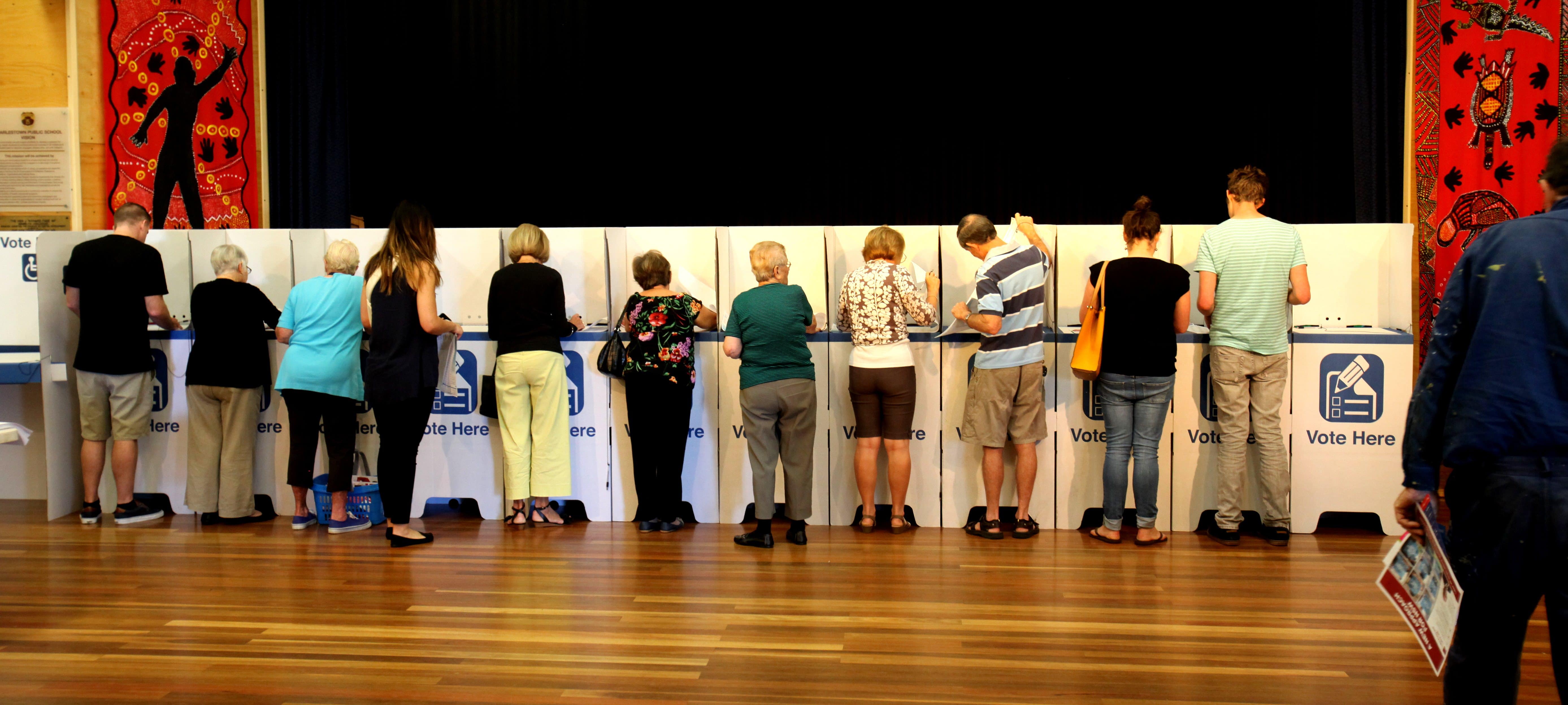 Voters take their turn at the polling booth in 2015. Photo: Phil Hearne/Fairfax Media