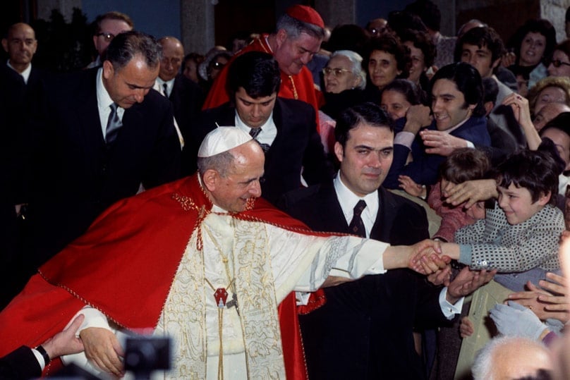 Pope Paul VI greets the crowds gathered to see him. Photo: CNS
