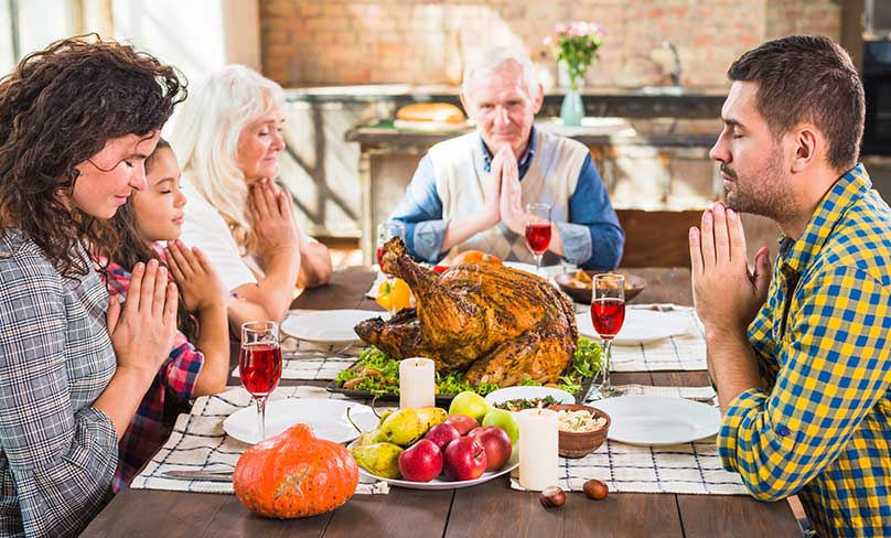 Our modern Thanksgiving feast isn't some secularized, watered-down way to celebrate Thanksgiving; this is how the Pilgrims did it. They thanked God by having a party with lots of food. Photo: Freepik