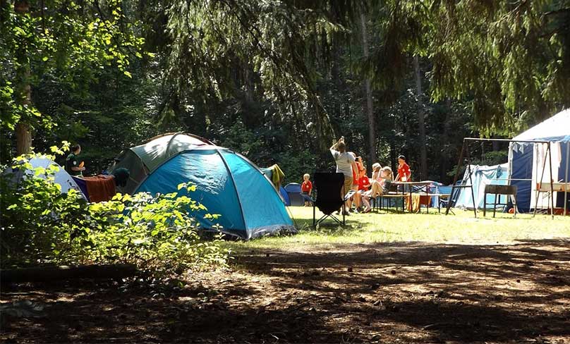 A trip to the country isn’t always practical, but with a few old blankets and a tent, you can give your kids an enjoyable outdoor experience. 