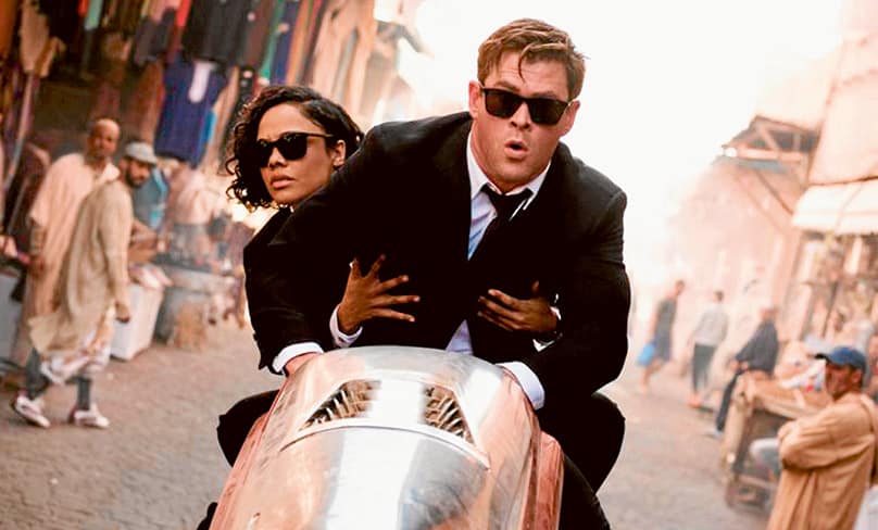 Agents M (Tessa Thompson) and H (Chris Hemsworth) hot on the trail of alien assassins in the latest Men In Black movie. Photo: CNS/sony pictures