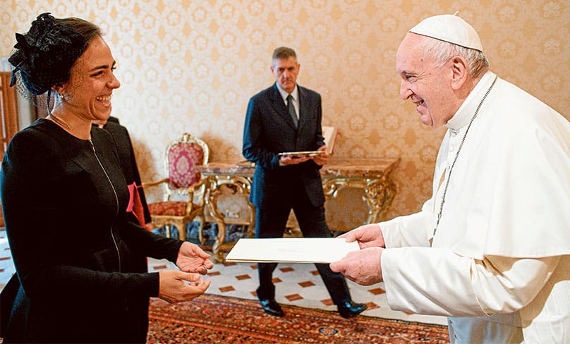 Chiara Porro, the new Australian ambassador to the Holy See, presents her letters of credential to Pope Francis during a meeting at the Vatican on 27 August. Photo: CNS photo/Vatican Media