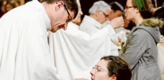 The Church should actively encourage kneeling for reception of Holy Communion, writes Dr Philippa Martyr. PHOTO: Marie-Lan Nguyen/Wikimedia Commons/CC-BY 2.5Reuters