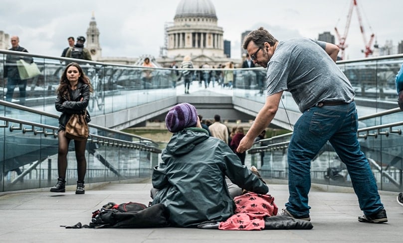 So if a person gives money to a beggar because the beggar needs money and not to be noticed doing it, he is being virtuous, not virtue signaling. 