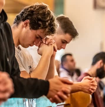 At stops along the way men of all ages prayed, availed themselves of the Sacrament of Reconciliation and adored the greatest man present in the Eucharist. Photo: Giovanni Portelli