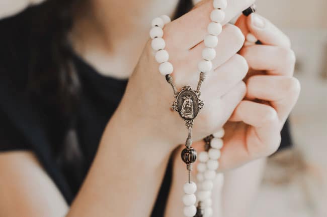 The tradition of praying at set times each day is certainly Lindy—we’ll do it for as long as anyone has the urge to pray.. Photo: Thérèse West by Unsplash
