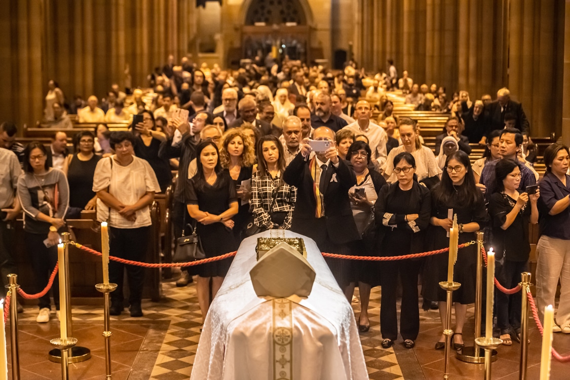 The faithful pay their respects to Cardinal George Pell whose body laid in State at St St Mary's Cathedral on 1 February 2023. Photo: Giovanni Portelli
