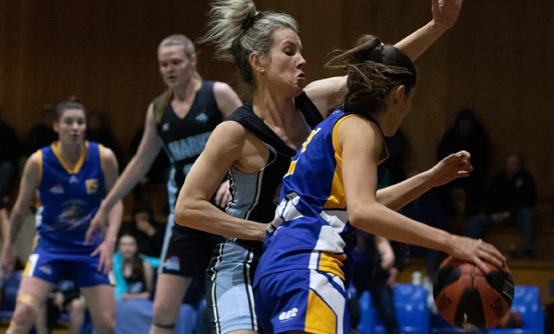 Melinda Andriejunas playing defence for Sutherland in NBL1 competition. Photo: Supplied