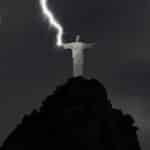 Lightning strikes Christ the Redeemer. Photo: Pixabay