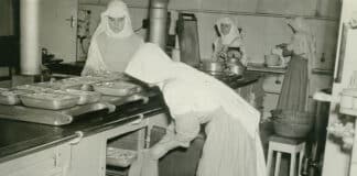 The Sisters of Our Lady Help of Christians work in the Manly seminary kitchens in 1958. Photo: Sisters of Our Lady of Christians