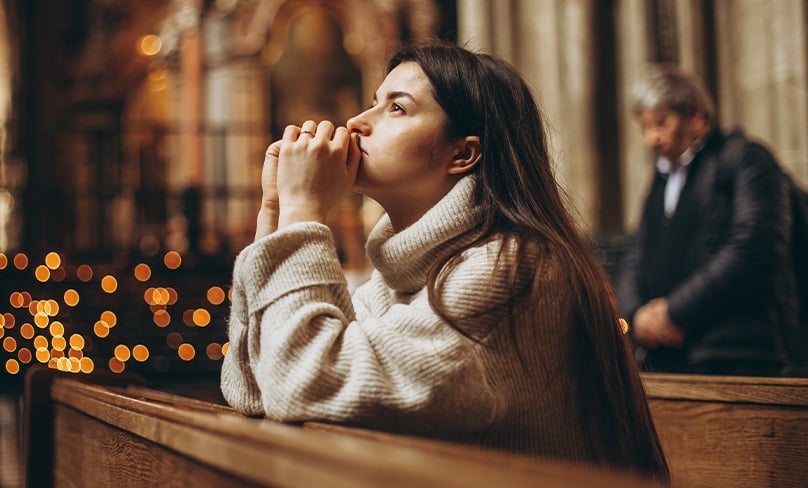 Young converts outranked even young cradle Catholics in their firm belief in life after death, heaven, hell, purgatory, religious miracles, the real presence of Jesus in the Eucharist, and the intercession of the saints. Photo: Freepik.com