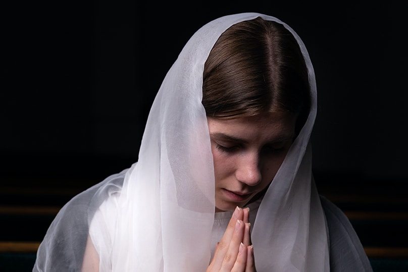 Through their pledge to follow Christ more closely, virgins are consecrated to God, mystically espoused to Christ and dedicated to the service of the church. Photo: Unsplash.com