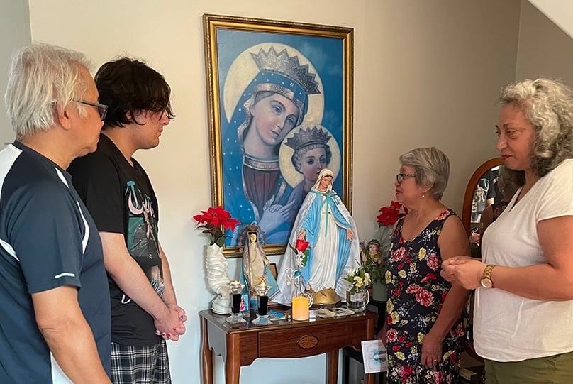 Travelling Mary statue visits Sydney families for more than 60 years